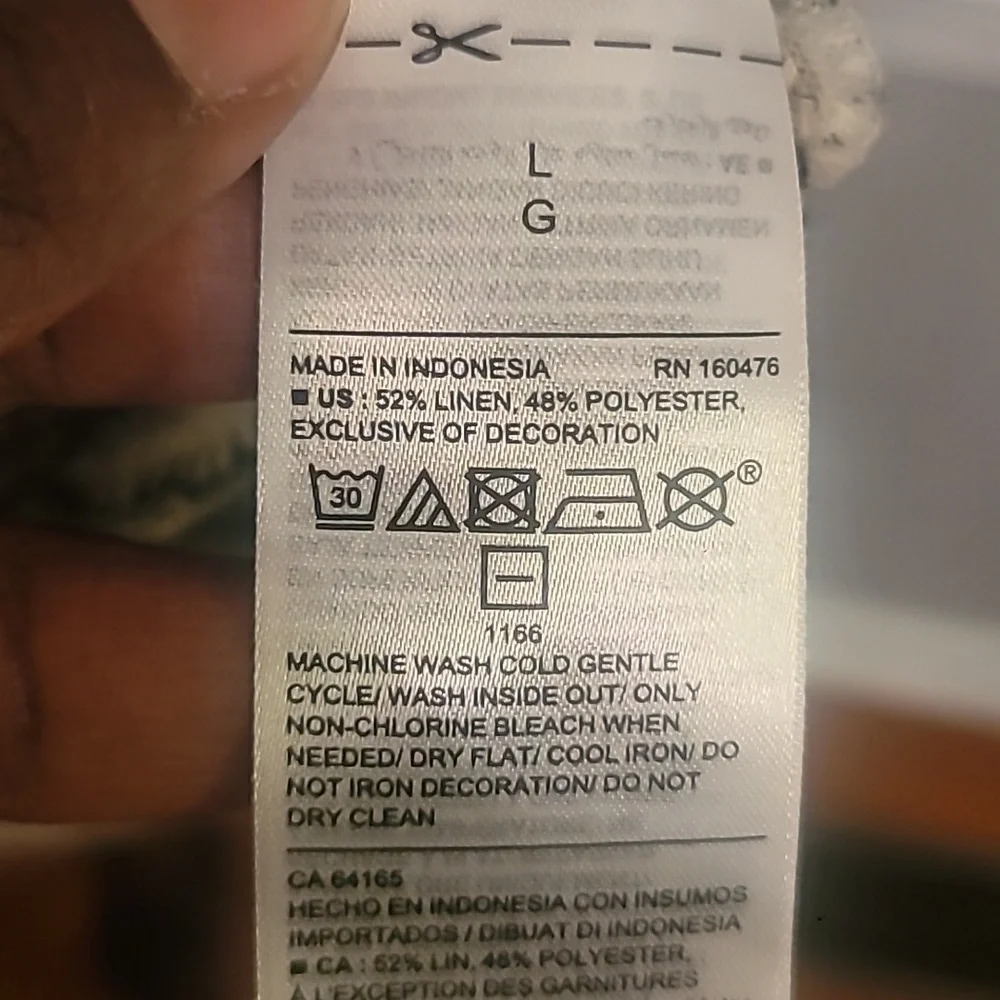 Old Navy Floral Top Large w/Key Hole Tassels - Picture 11 of 11